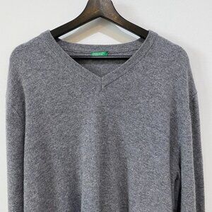 United Colors of Benetton Men's XL Grey V-Neck Pullover  100% Wool Sweater